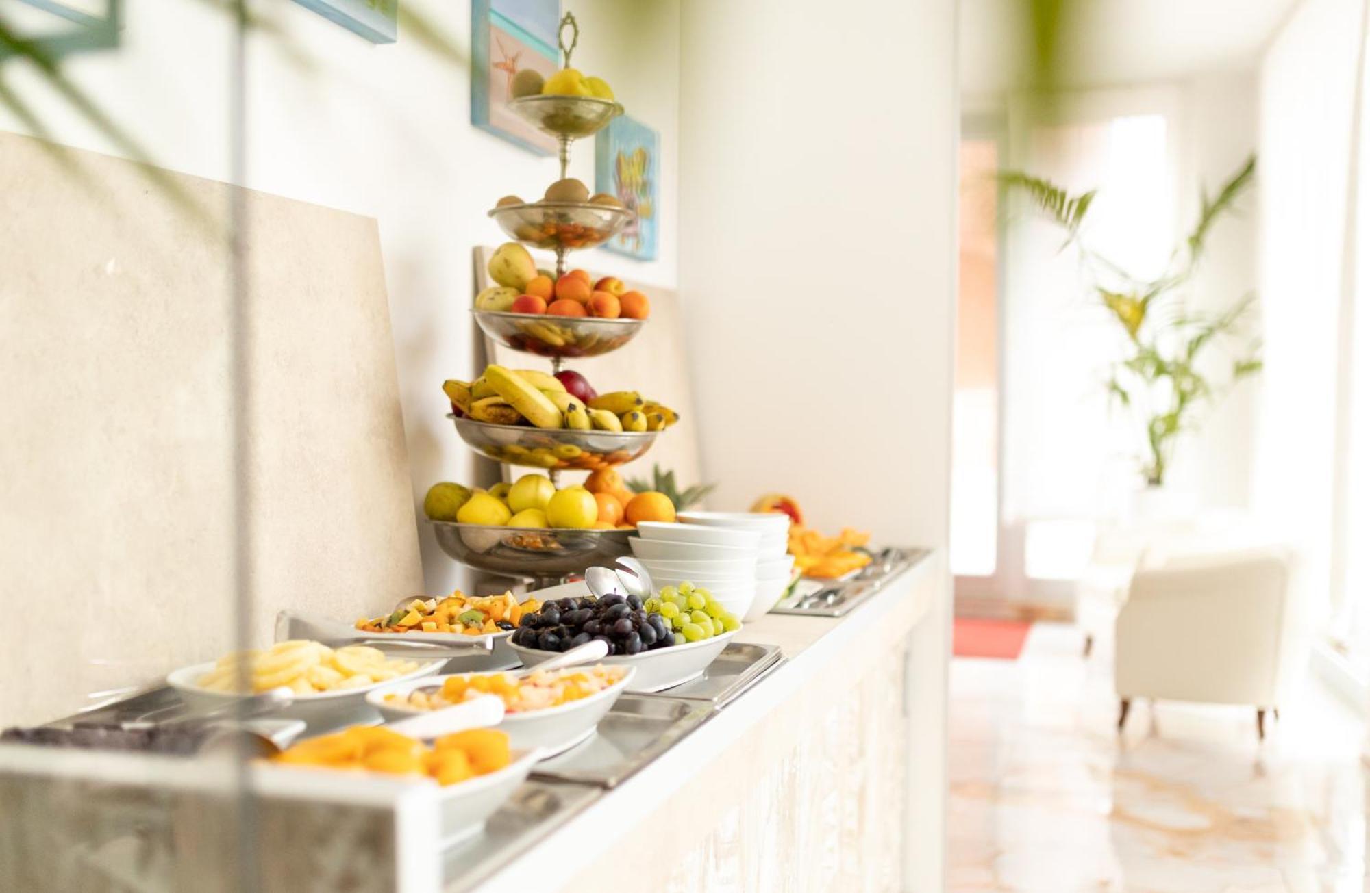 Hotel Delaville Frontemare ลิโดดิเยโซโล ภายนอก รูปภาพ
