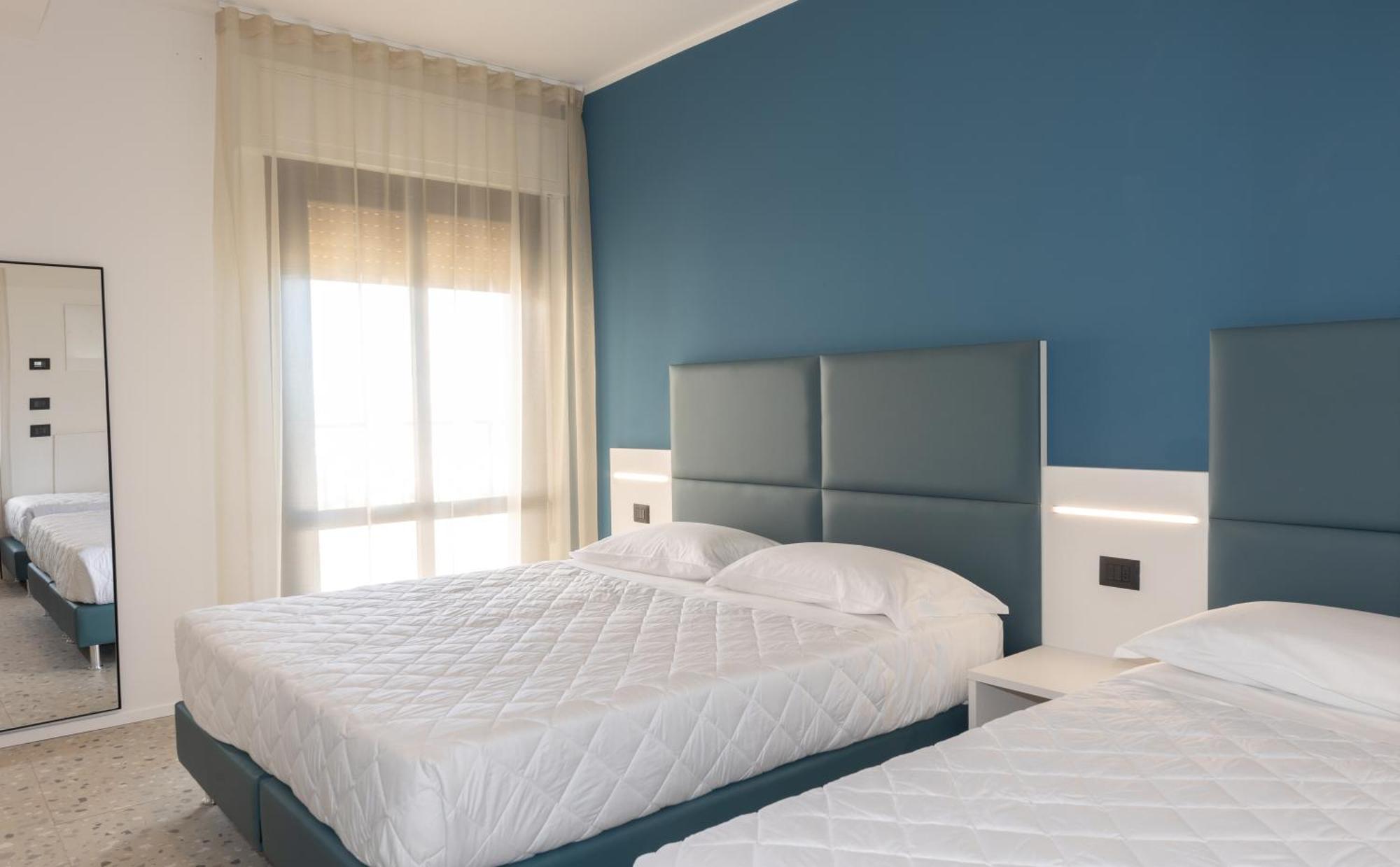 Hotel Delaville Frontemare ลิโดดิเยโซโล ภายนอก รูปภาพ