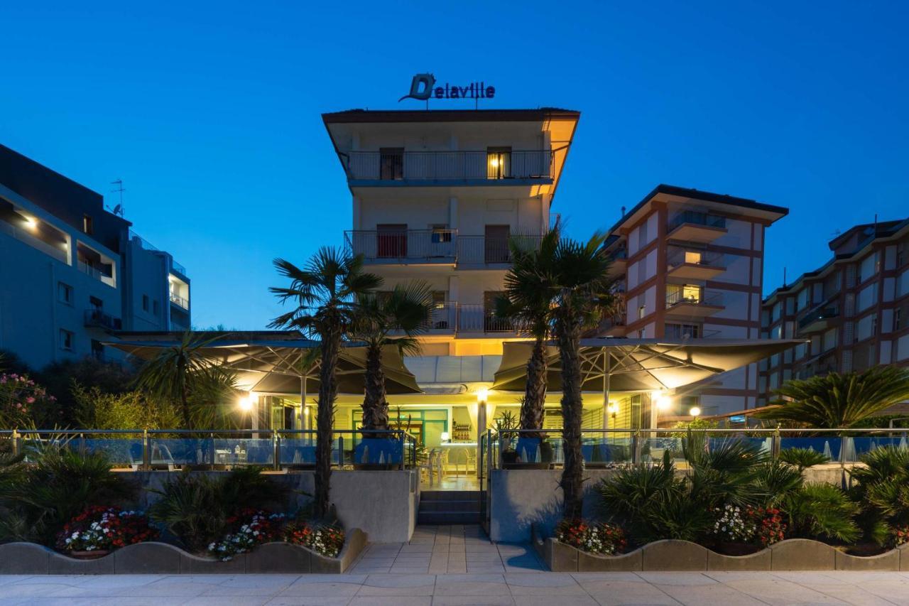 Hotel Delaville Frontemare ลิโดดิเยโซโล ภายนอก รูปภาพ