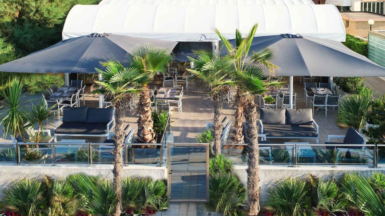 Hotel Delaville Frontemare ลิโดดิเยโซโล ภายนอก รูปภาพ